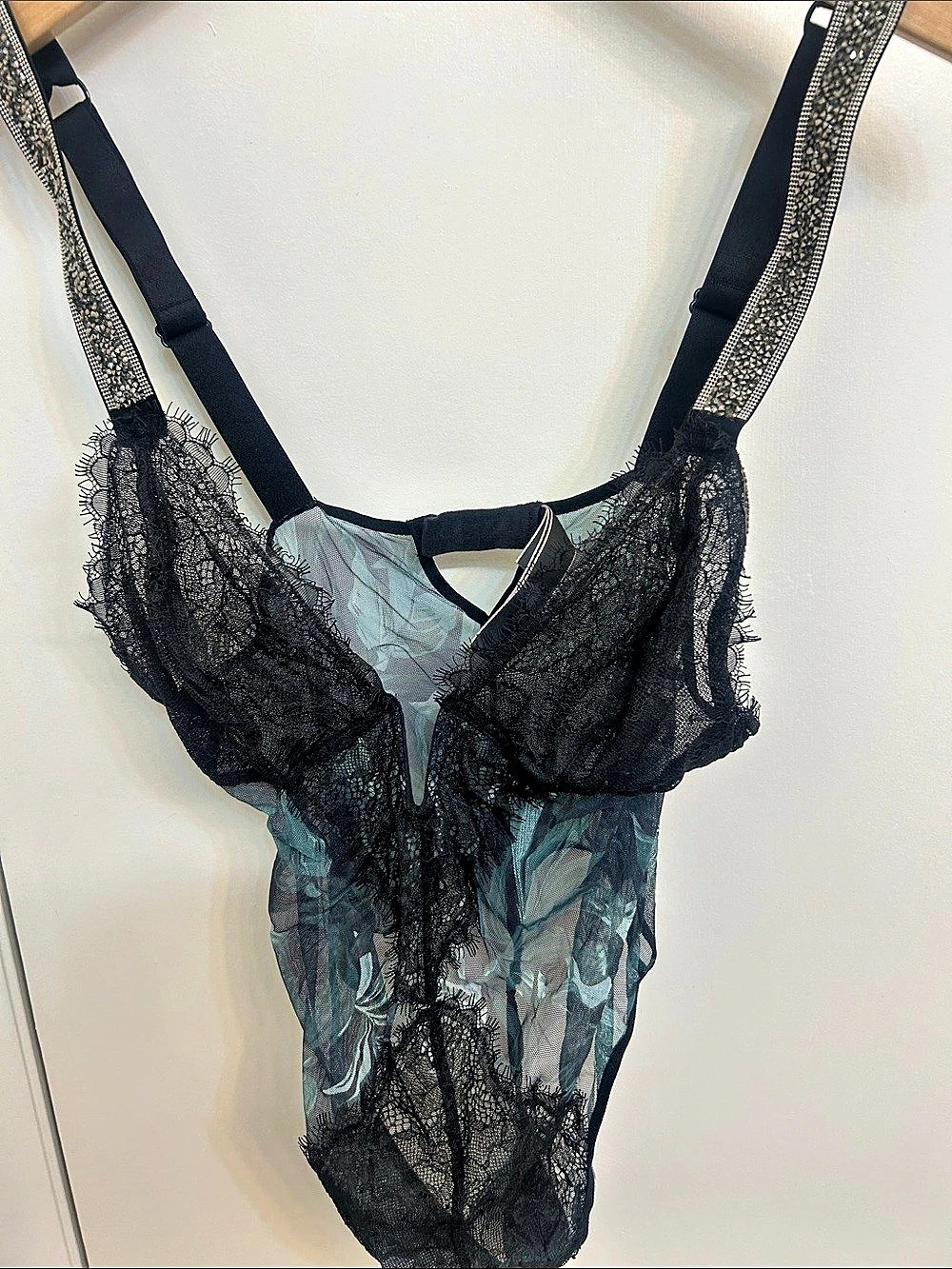 Victoria's Secret Very Sexy Embellished Shine Strap V-Wire Teddy